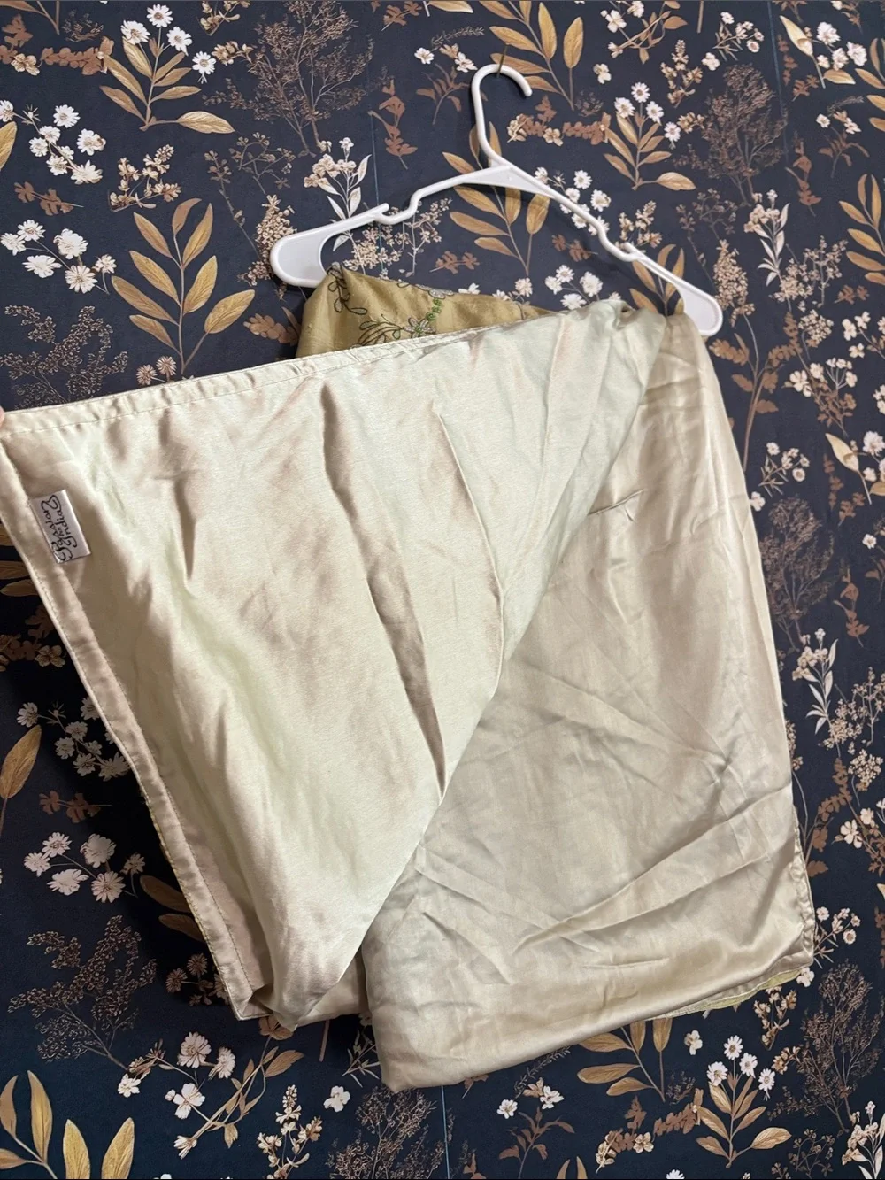 Passion For India Embroidered Gold Cream Floral Tablecloth Silk